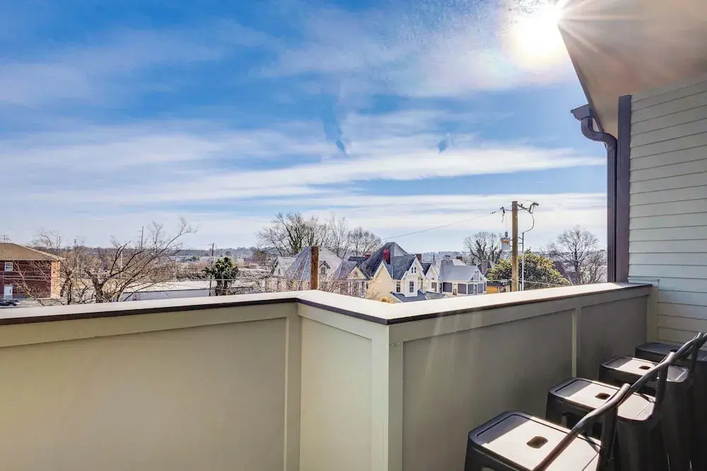 < 2 Mi to Dtwn: Modern Townhome in Knoxville