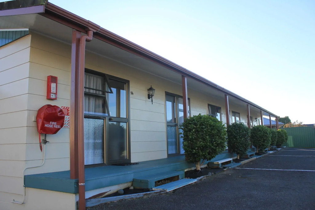Coronation Court Motel