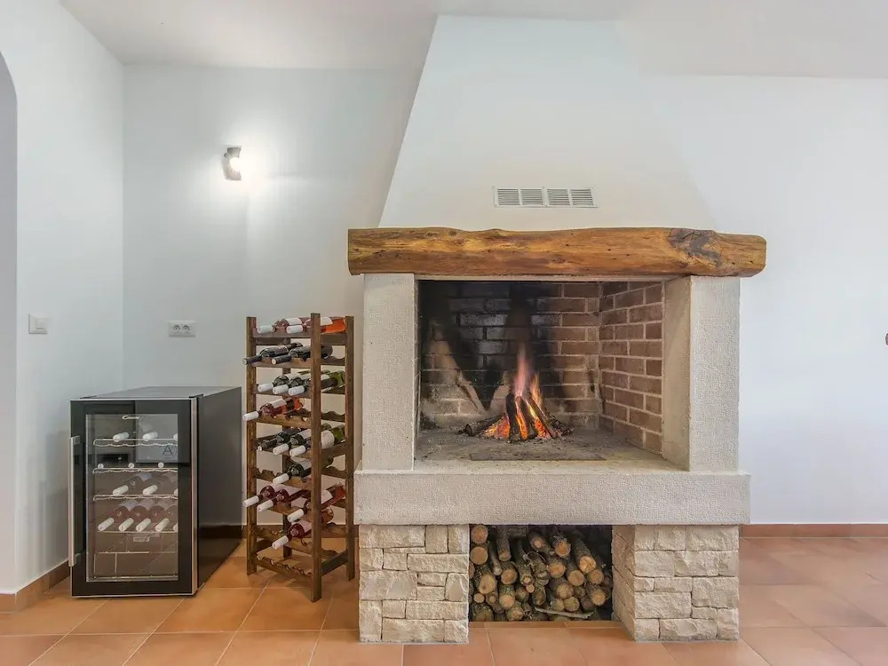 Modern Furnished Three Bedrooms Villa With Private Pool and Garden