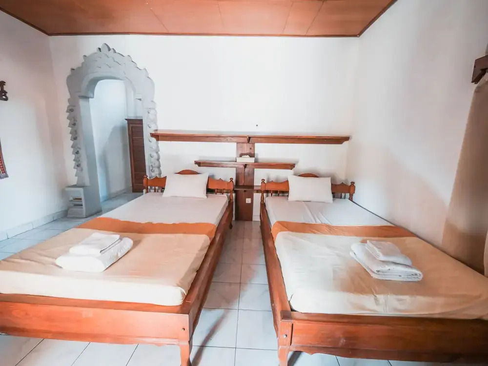 Lovina Palace