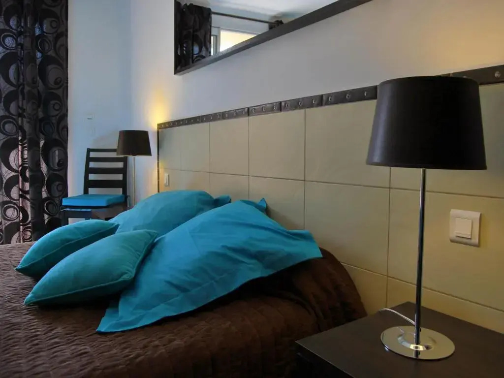 La Villa Nais PADEL&PISCINE -Suites & Appartements