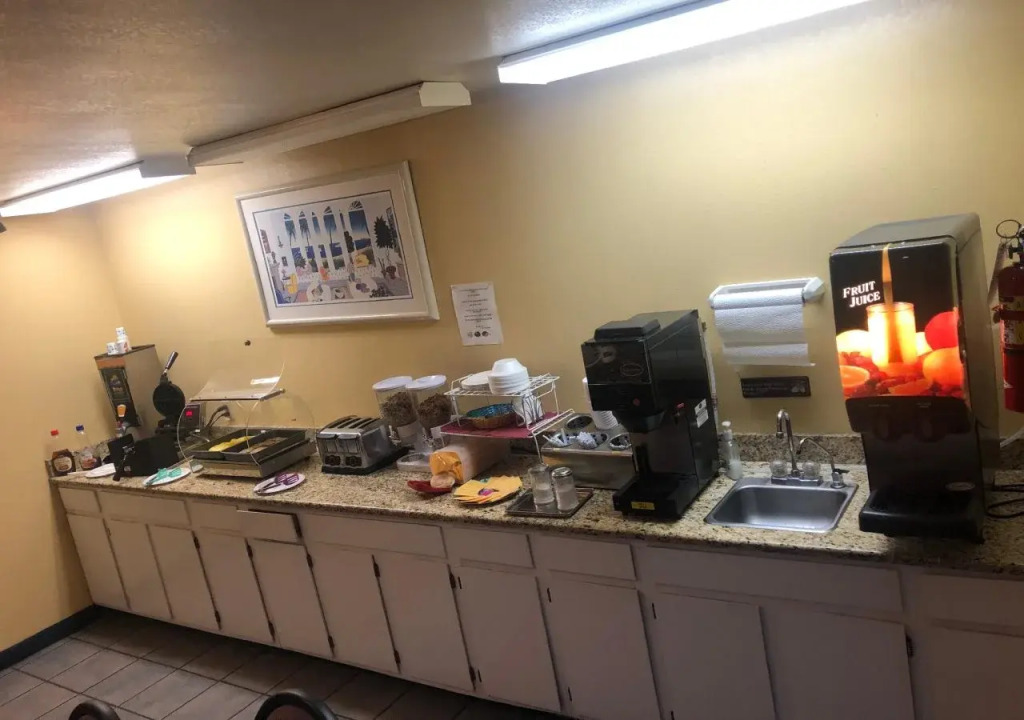 Nendels Inn & Suites Dodge City Airport