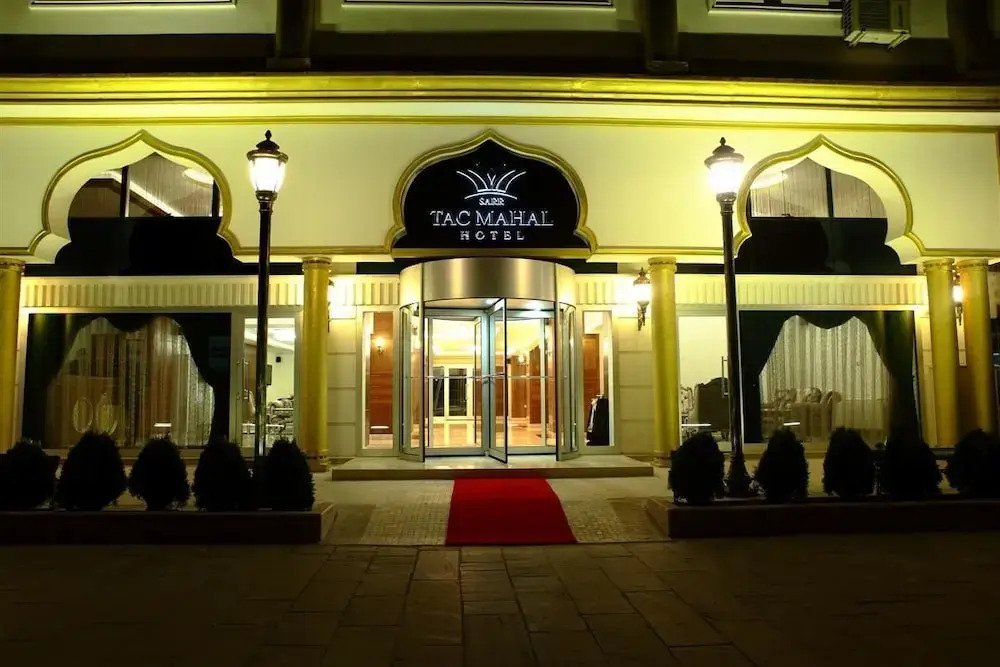 SARR TAC MAHAL HOTEl