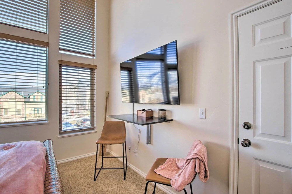 2-condo Property w/ Mtn Views by Golf & Ski Resort