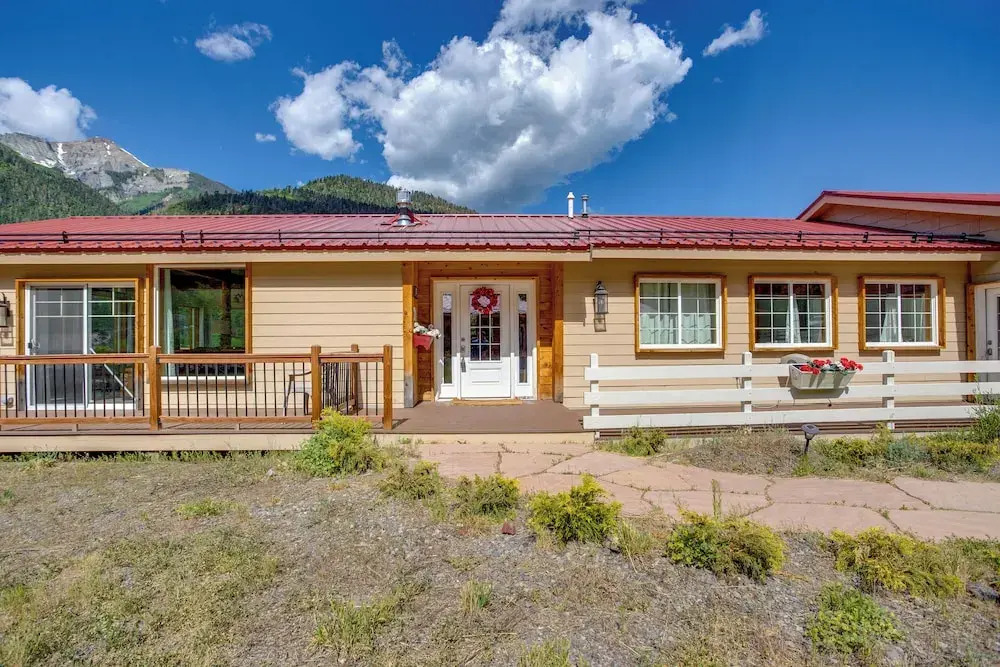 Stunning Ouray Escape w/ Panoramic Mountain Views!