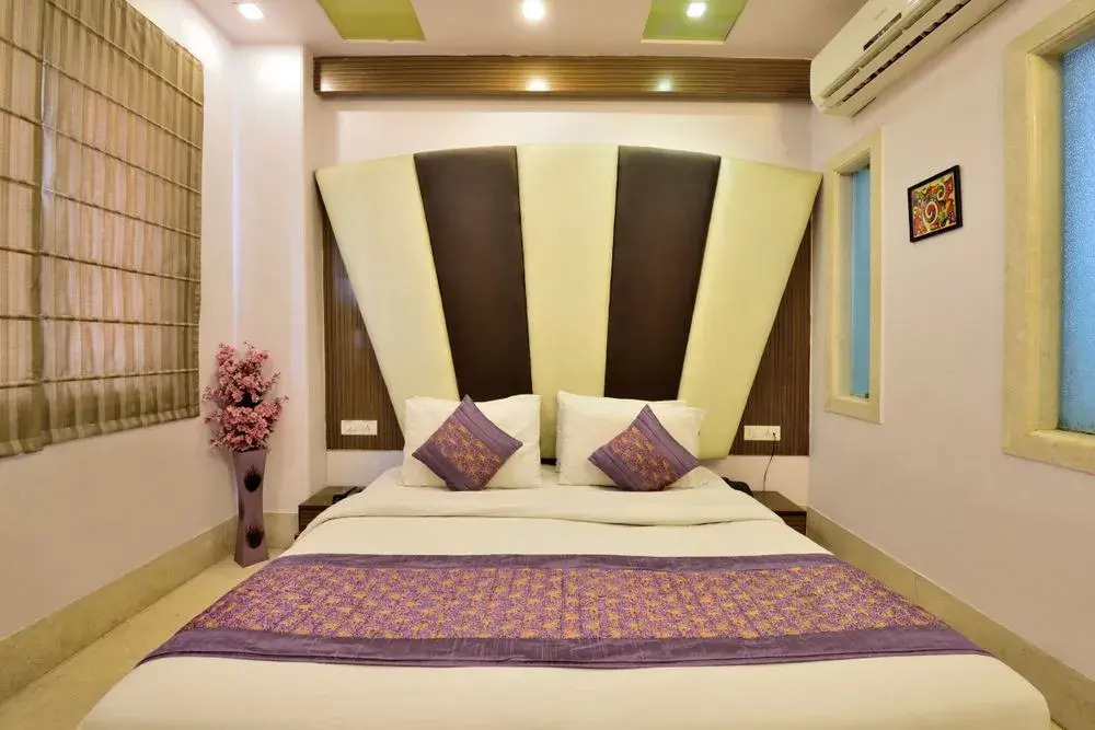 Hotel Taksh Inn