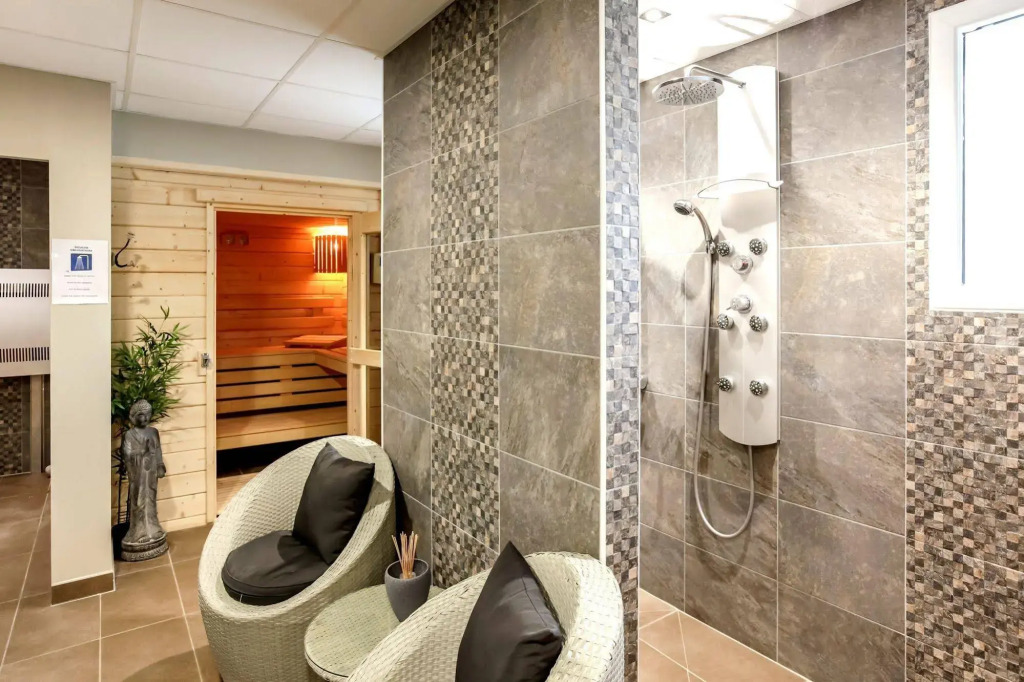 Logis Hotel Restaurant & SPA Au Comte dOrnon