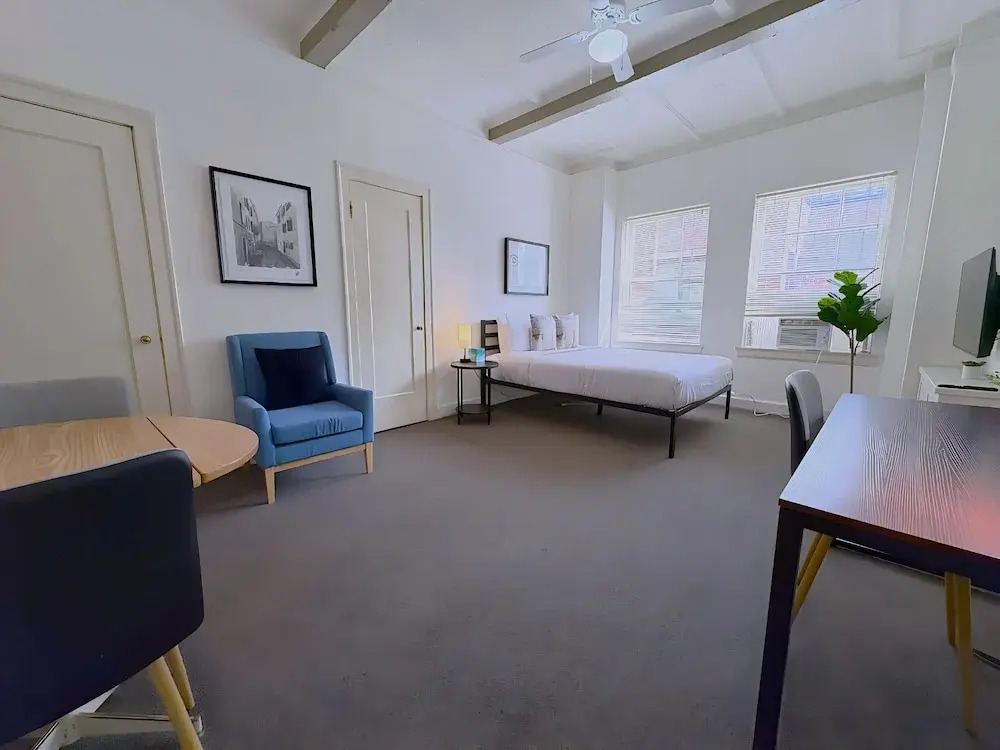 Vintage Studio in Gold Coast - SP 1205