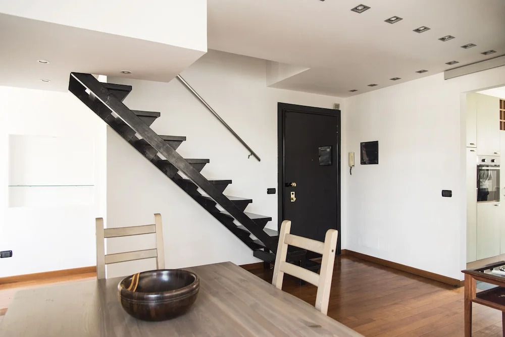 Bright Terrace Apartment in University District