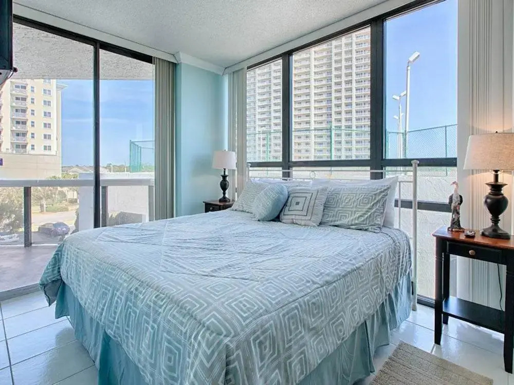 Surfside Resort 0L7