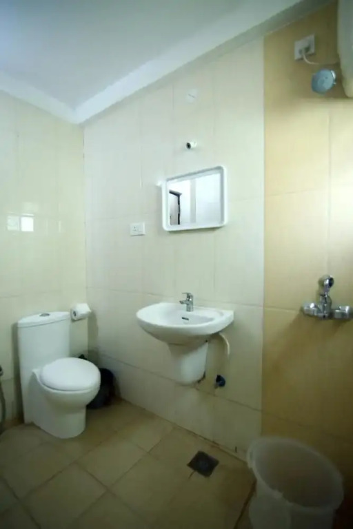 Fresh Living Prime Hitech Service Apartments