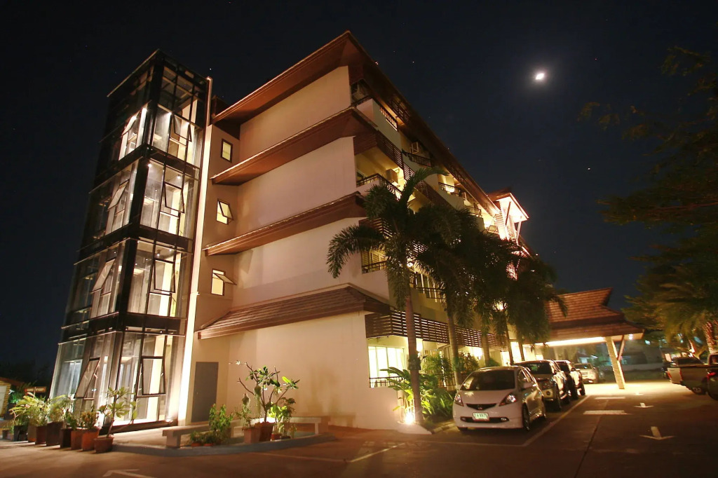 Narakul Resort Hotel