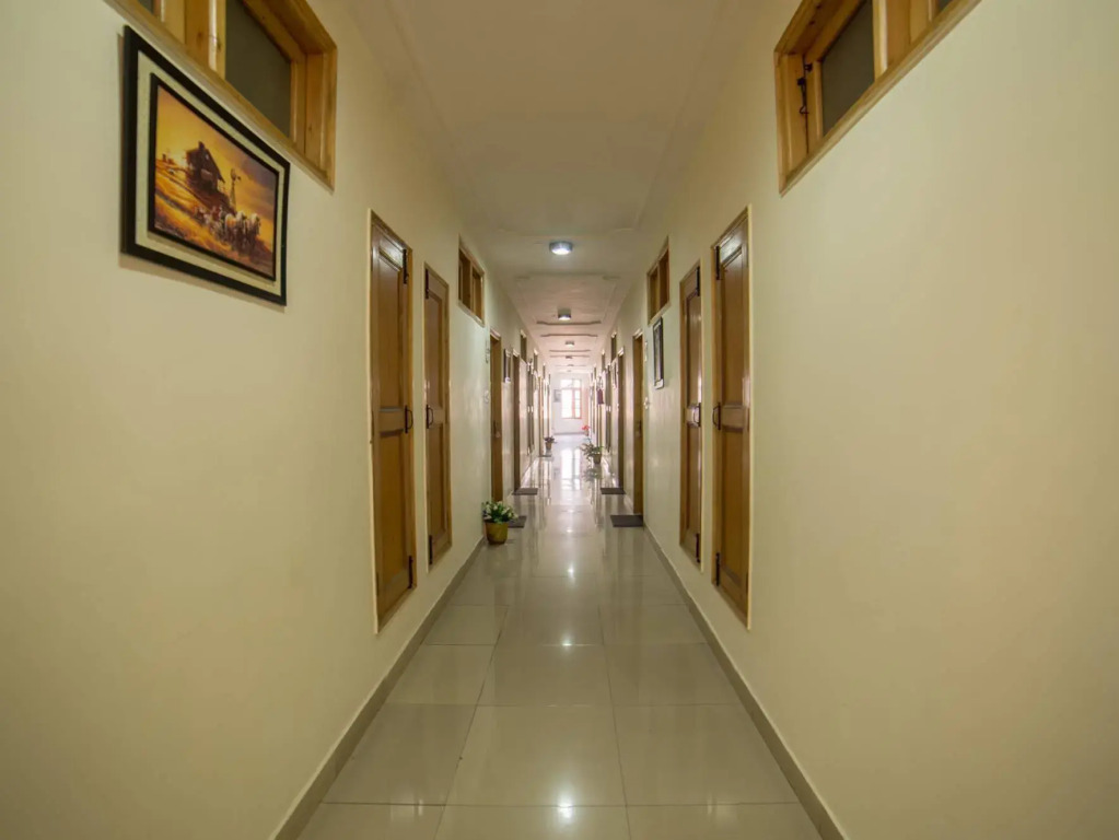 Hotel Satkar Residency - Riverside Old Manali