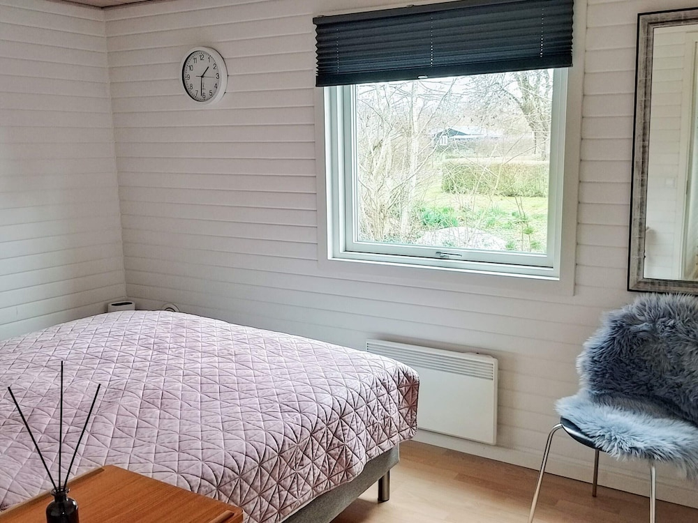 Home With Wood Stove & Annex