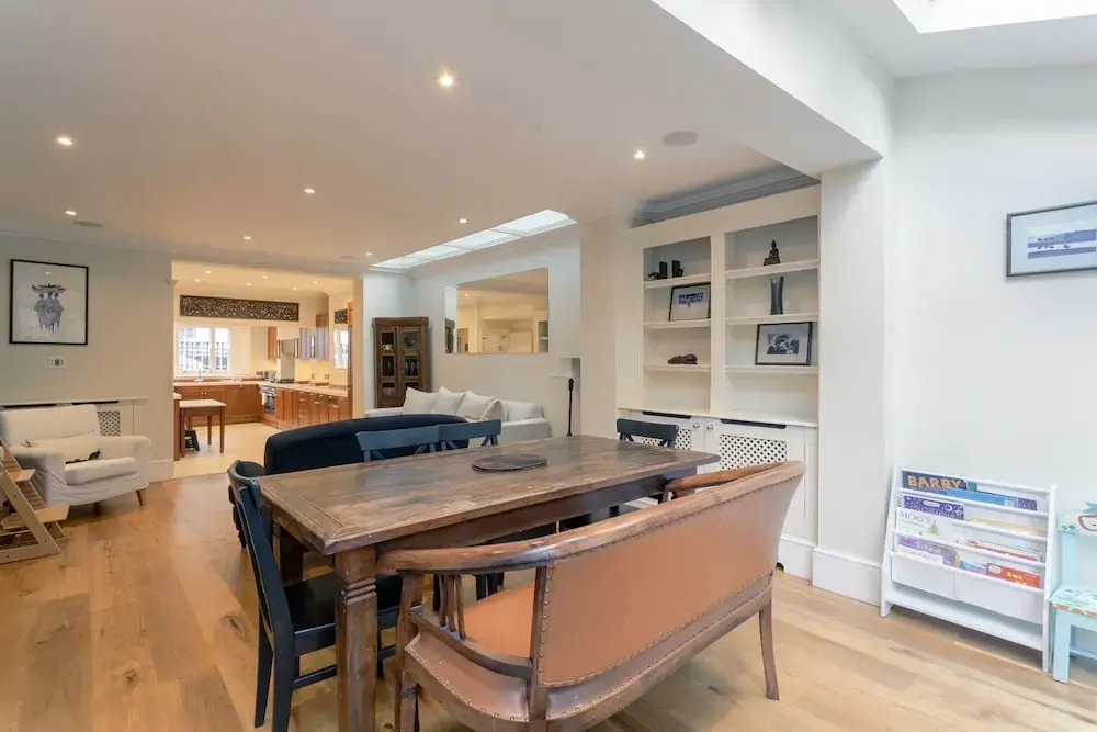 4 Bedroom Family House in Shepherd's Bush