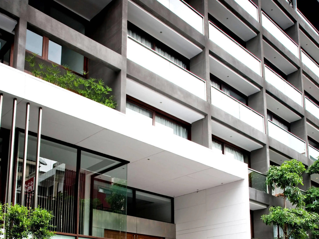 LUXX Langsuan Hotel - SHA Plus
