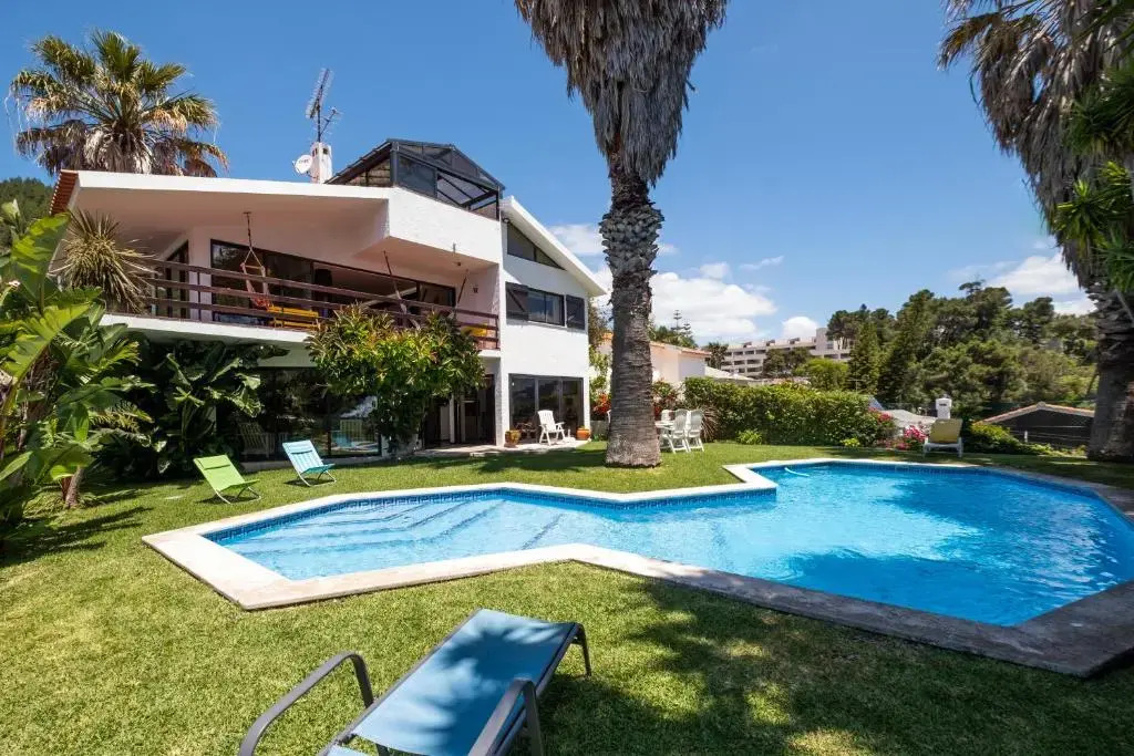 Panoramic Ocean View Villa & Pool in Sesimbra by Rent4Rest