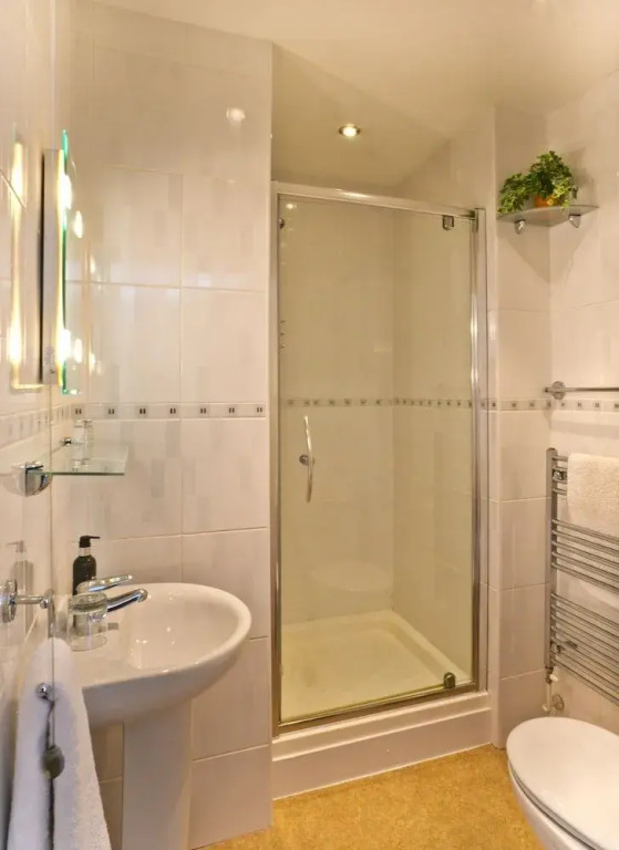 Westwood Guest House - Room Only