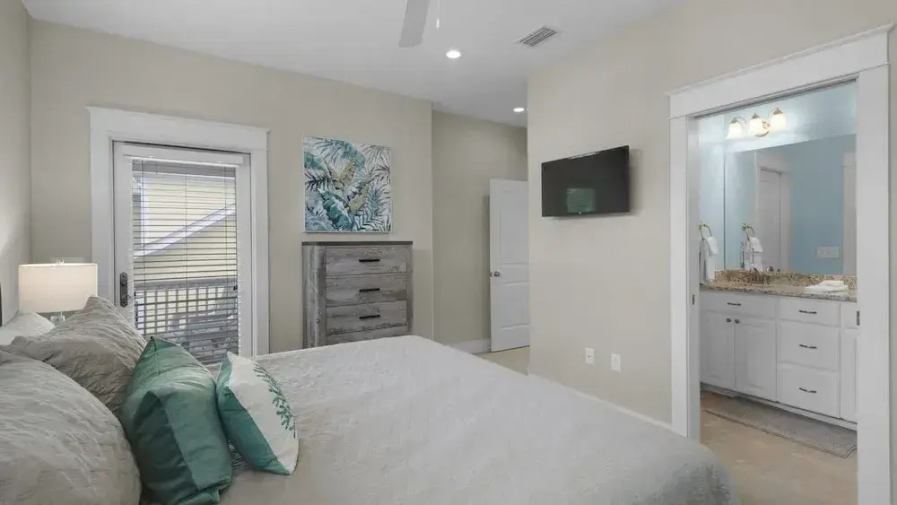 Beach Cottage w/ Backyard Oasis - Quiet Neighborhood in BMB