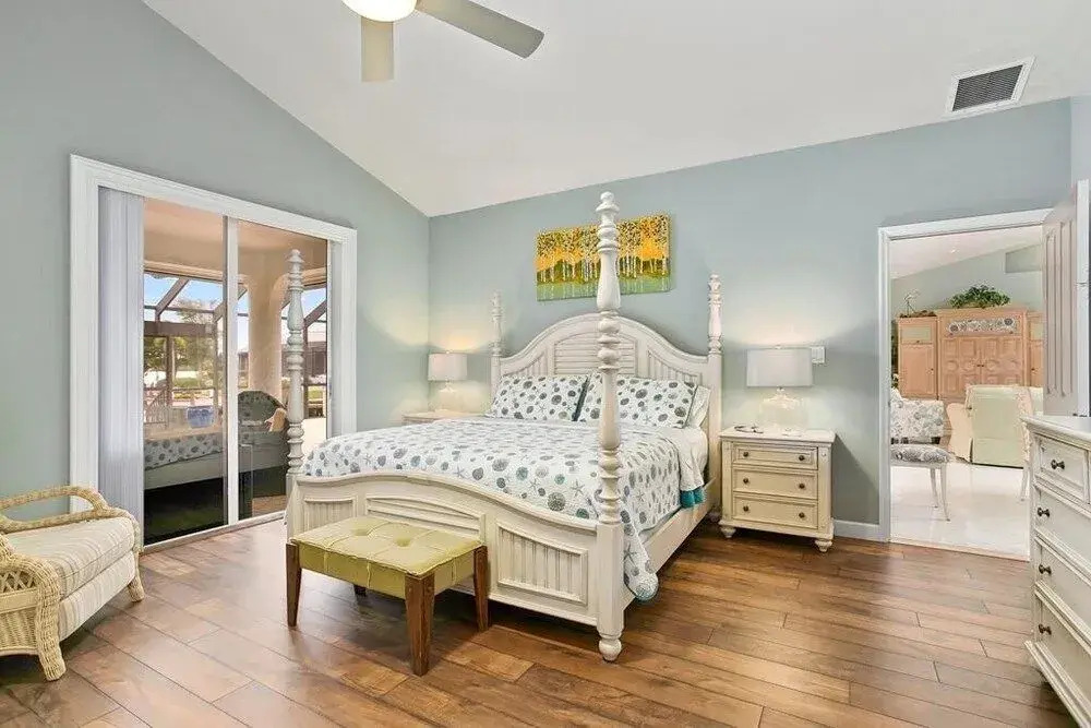 Magnolia Private Home #59999 3 Bedrooms 2 Bathrooms Home by Redawning