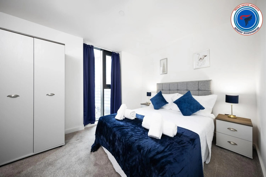 50 PERCENT OFF FOR MONTHLY AND WEEKLY STAYS, PERFECT FOR LONG STAYS FOR FAMILIES , BUSINESS, LEISURE & RELOCATIONS - 2 Bedroom at Premium Executive Serviced Apartment Birmingham - Free WiFi, Free Parking- Sheraton View