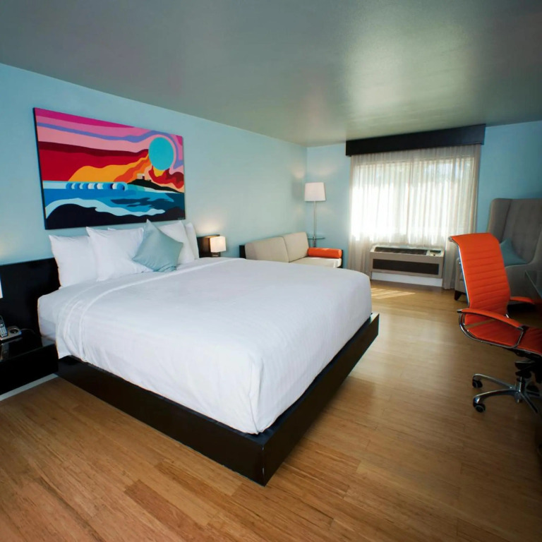 Hotel Current