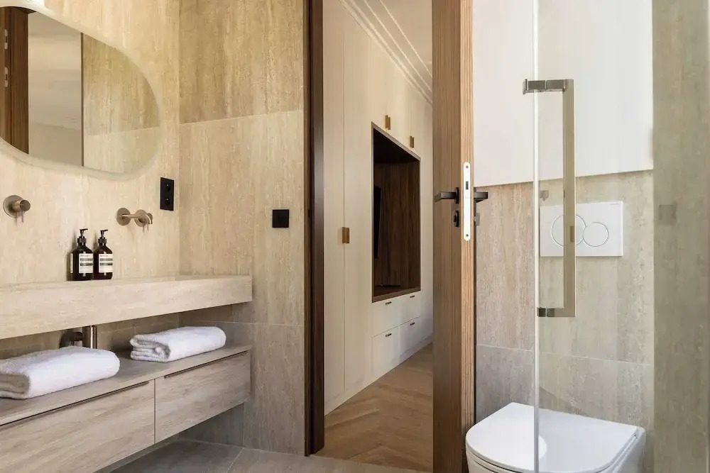 Apartment for 8 People in Grenelle