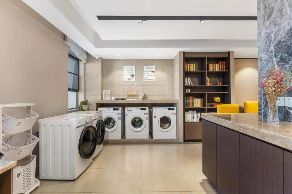 Homeinn Plus Hotel (Guilin Railway Station Xiangbishan Park)
