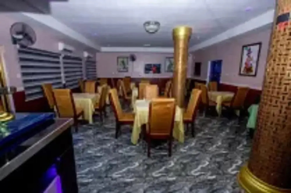 Doreen Grand Hotel & Suites