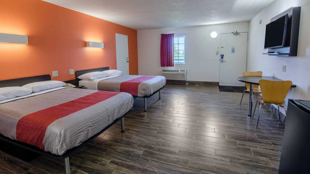 Motel 6-Staunton, VA