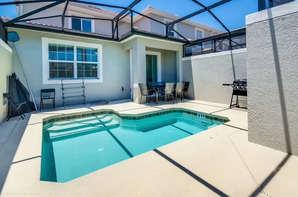Romeo Circle Villa Storey Lake 1