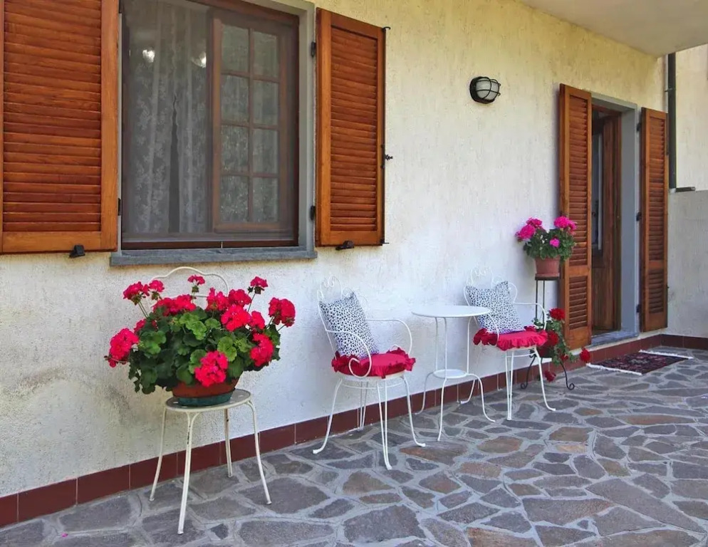 Holiday Home in Camaiore with Mountain Views