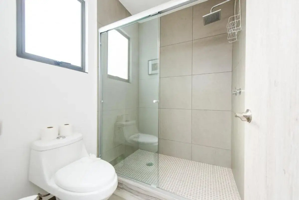Charming & Comfortable House, 15 min to Downtown
