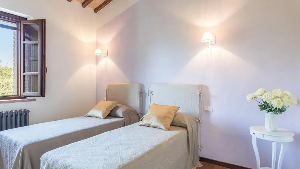 PODERE DI SALCI 10, Emma Villas