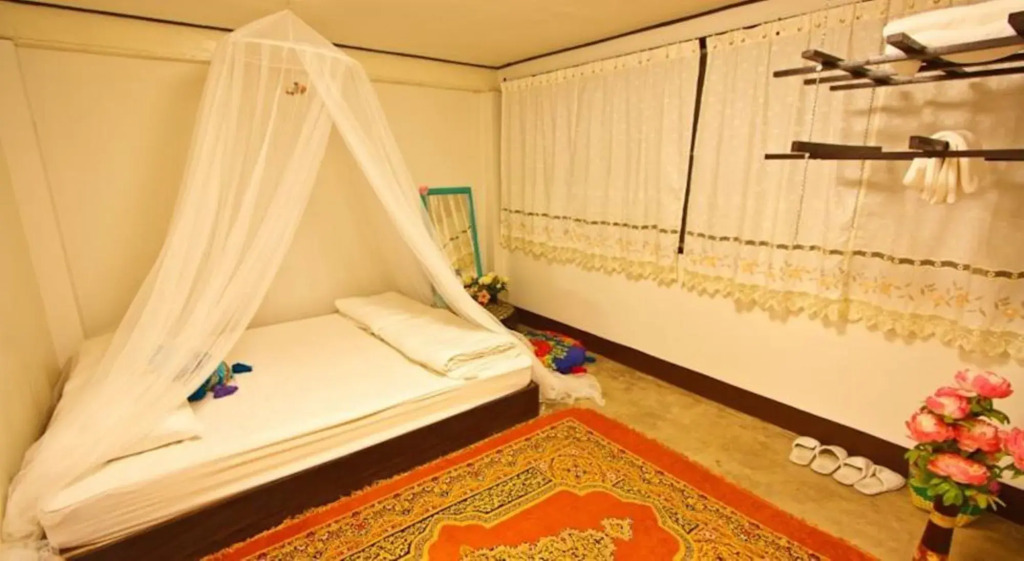 Chezmoi Handicraft & HomeStay