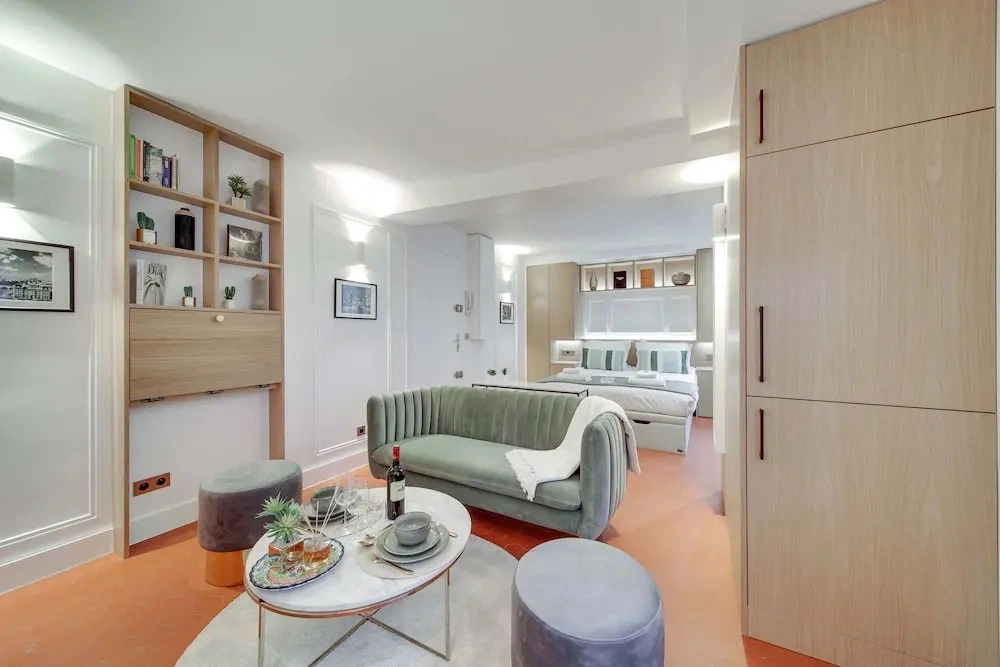 Historical Apartment in the Heart of Paris - 3