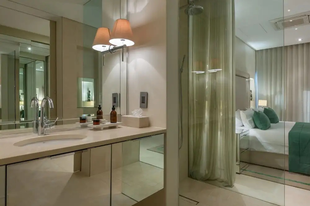 Camps Bay Luxury 5 Star 5 Bed w Gym Majestic Villa