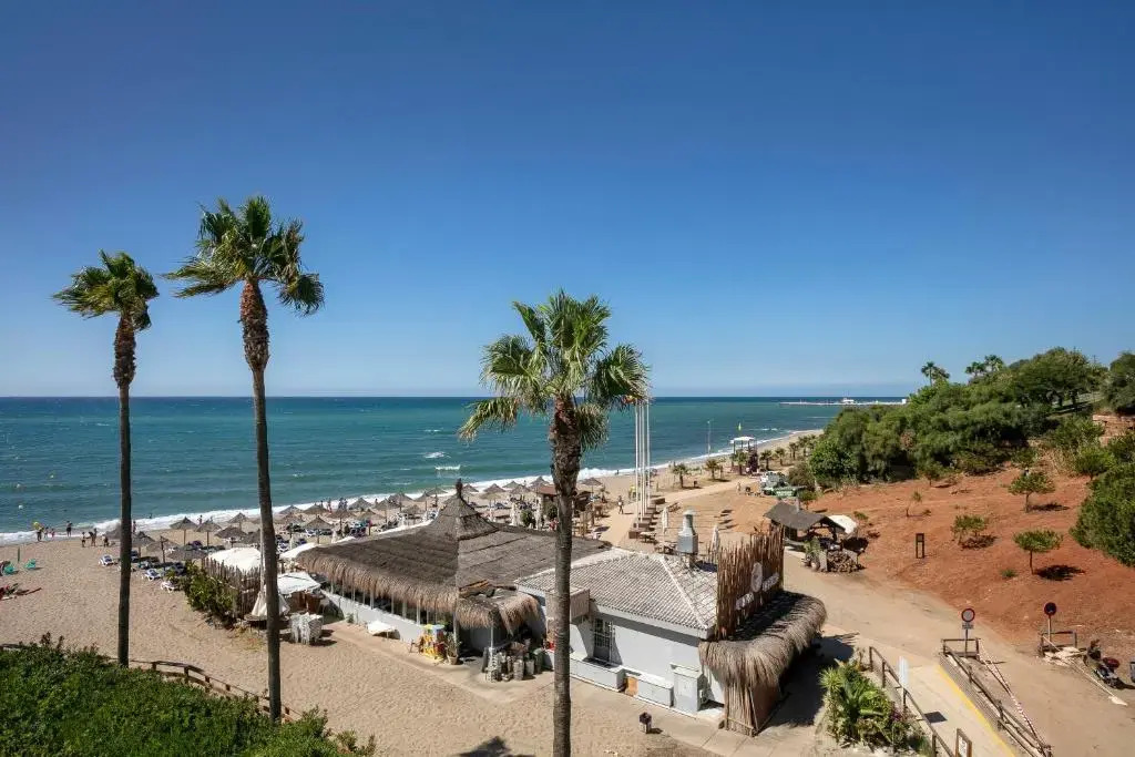 La Luna Beach