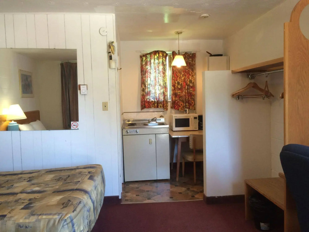 Shady Rest Motel