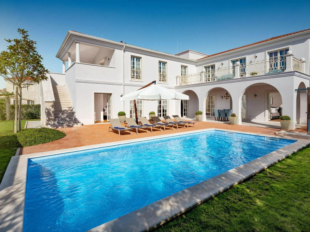 Posh Villa in Vabriga with High-End Kitchen & Pool