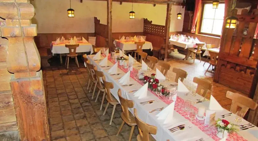 Berggasthaus Höllensteinhütte