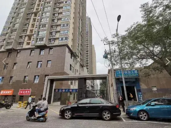 Xi'an Jiushe E-sports Cinema Designer Apartment