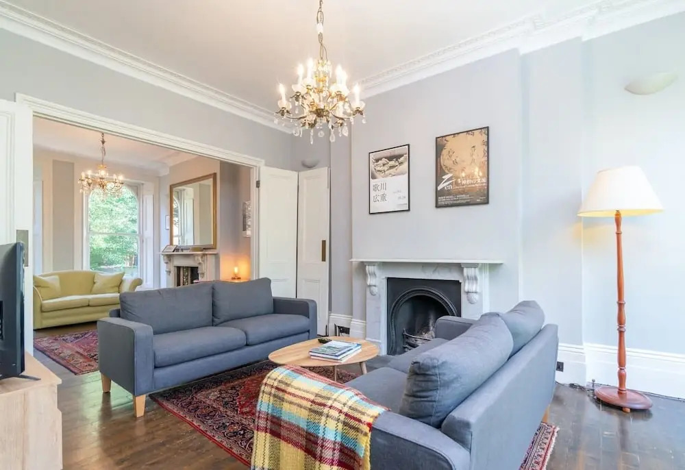 Tremendous House For 10 Guests With Large Garden