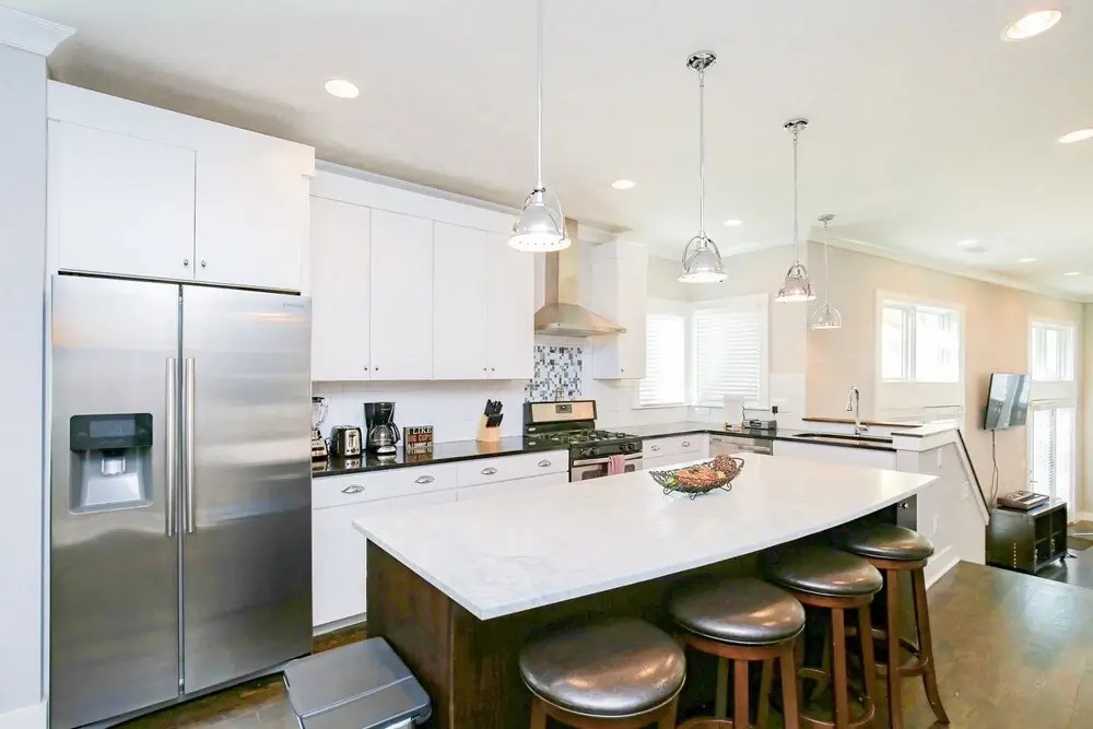 4BR/3BA Music Row House B by RedAwning