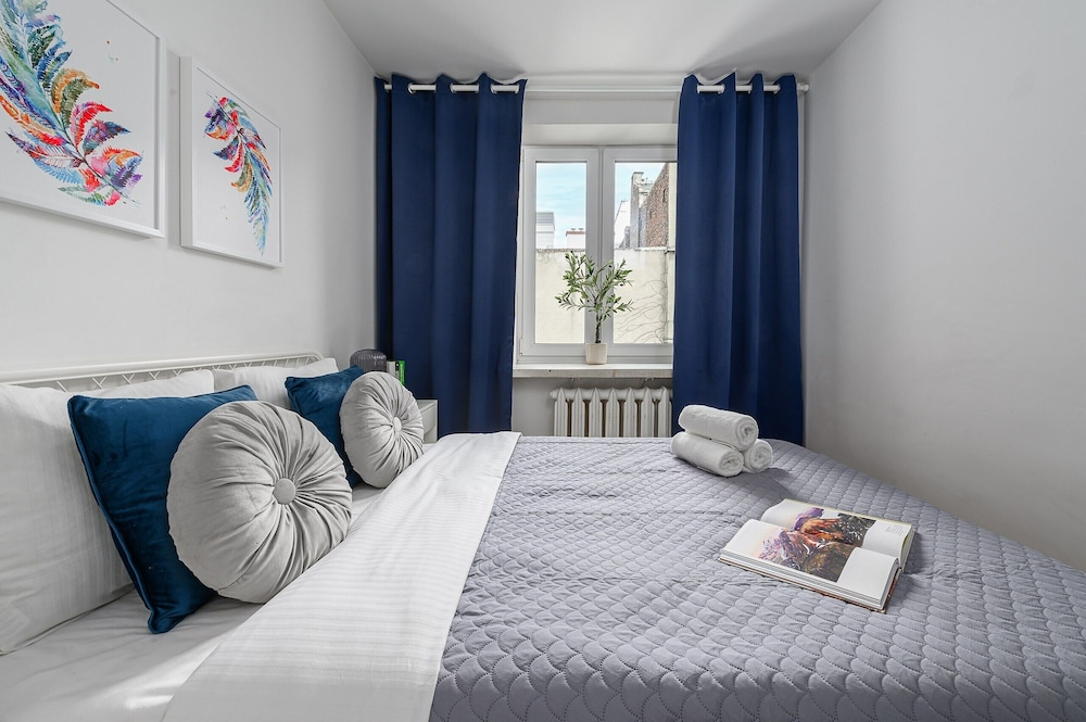 Cozy Apartment with balcony near Museum