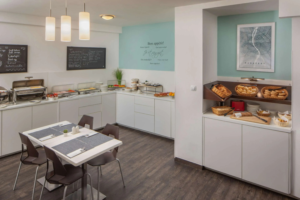 Escala Hotel & Suites