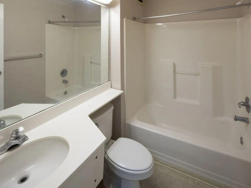 InTown Suites Extended Stay Greensboro NC - Lanada Rd