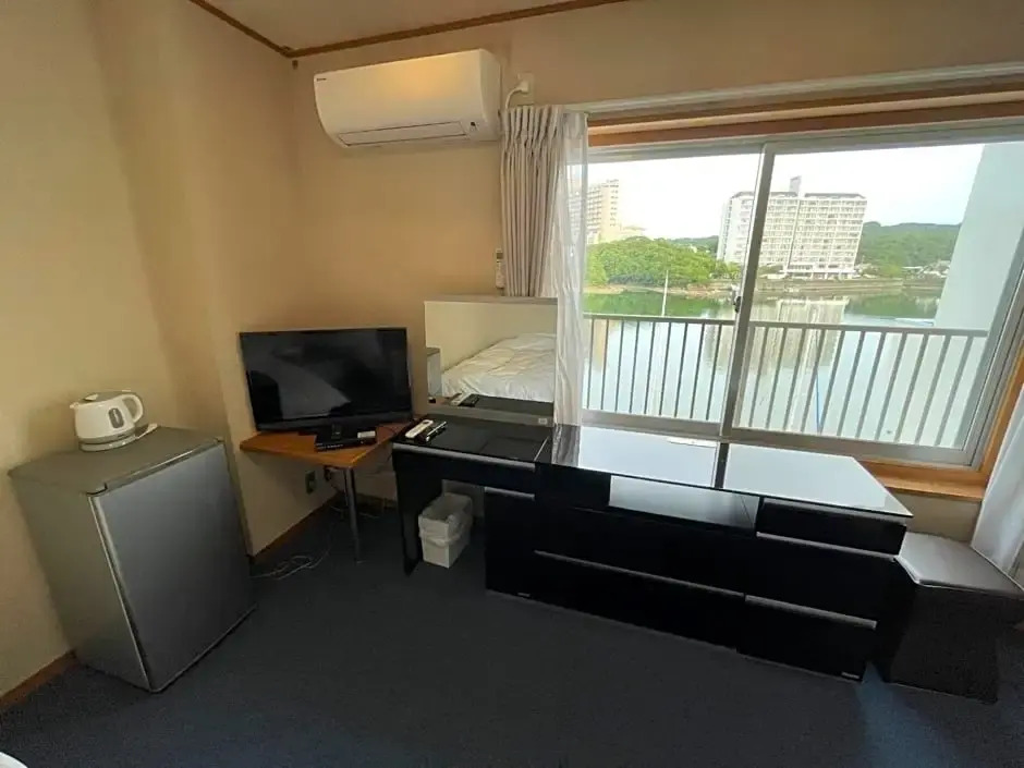 Marina Hotel Kaikuu