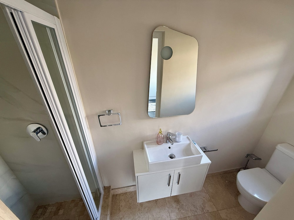 Wood Road Coastal Guest rooms