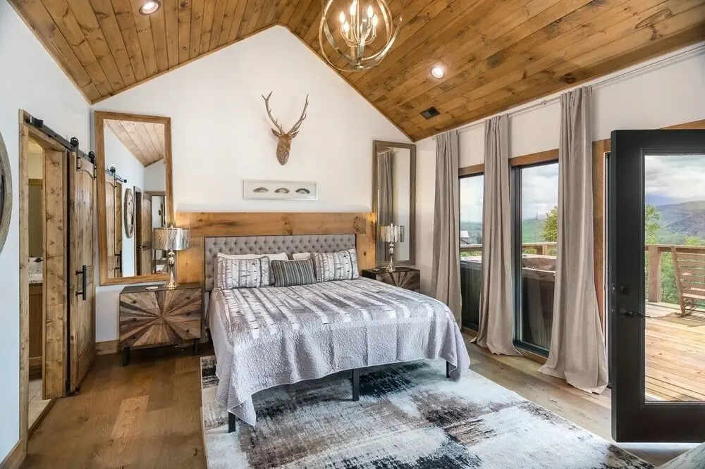 Smoky Mountain High 4 Bedroom Home by Redawning